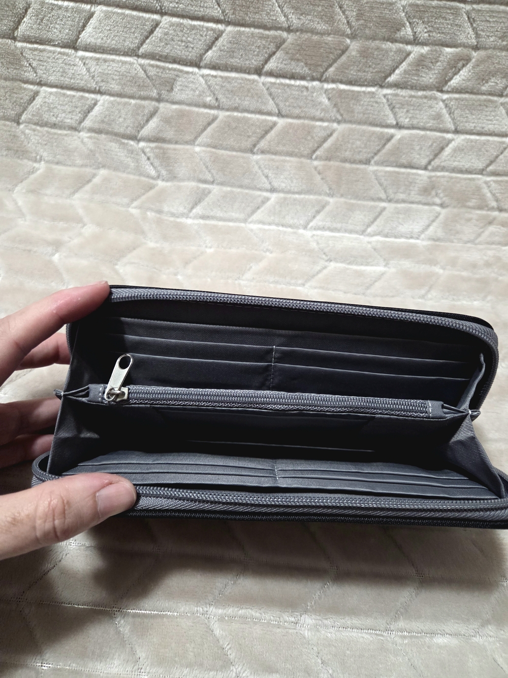 Travelon Quilted and Fabric Wallet Set - Black, Navy, Gray, Blue - Picture 2 of 6